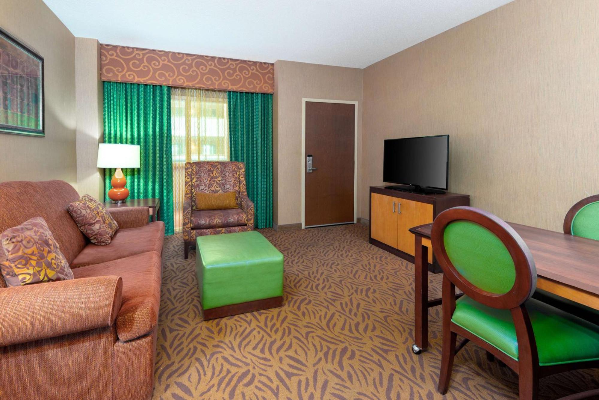 Embassy Suites Omaha- La Vista/ Hotel & Conference Center Exterior photo